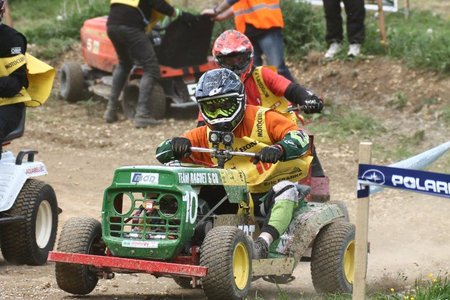 Moteur villiers G390 sur tracteur tondeuse de course