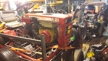 Moteur villiers G390 sur tracteur tondeuse de course Belgique
