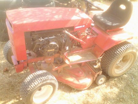 WHEEL HORSE Commando 800