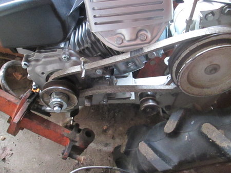 Remplacement du moteur sur Iseki KC2-19 avec kohler RH265