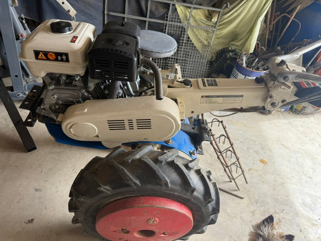 Remplacement du moteur sur un Iseki KS652 Essence avec un Ecomoteur EM90XRG
