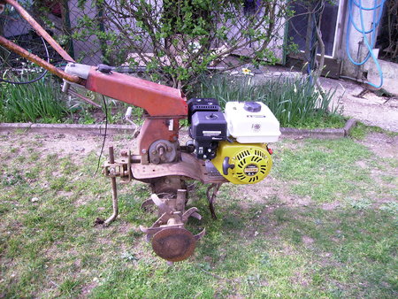 Motoculteur Mitsubishi remplacé par Villiers G200VFC